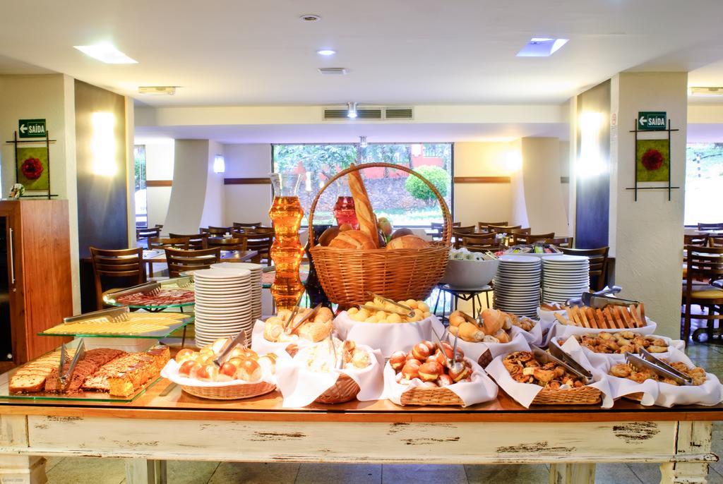 Nobile Lakeside Convention & Resort Brasília Restaurante foto